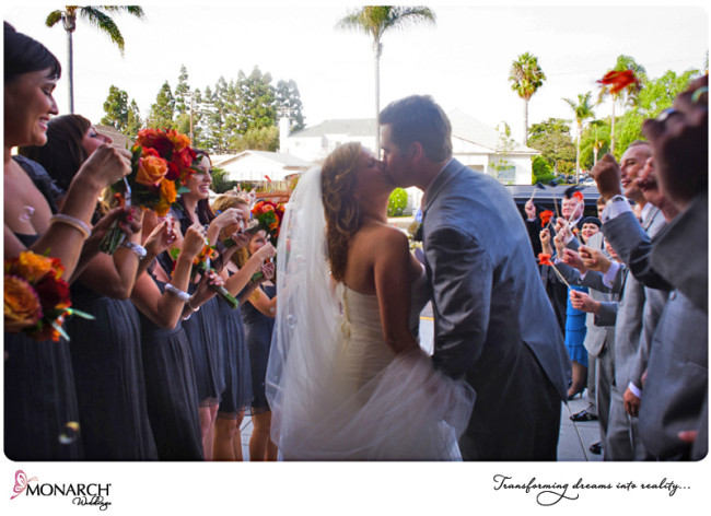 orange-gray-wedding-exiting-the-church-kiss-with-bubbles-and-pom-poms orange-gray-wedding-exiting-the-church-kiss-with-bubbles-and-pom-poms