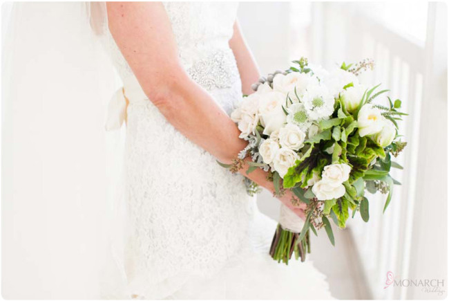 White-green-anemone-loose-garden-Bridal-bouquet White-green-anemone-loose-garden-Bridal-bouquet